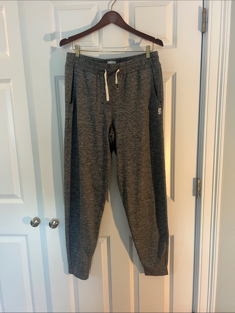 Women’s Heather Gray Drawstring Joggers-feat